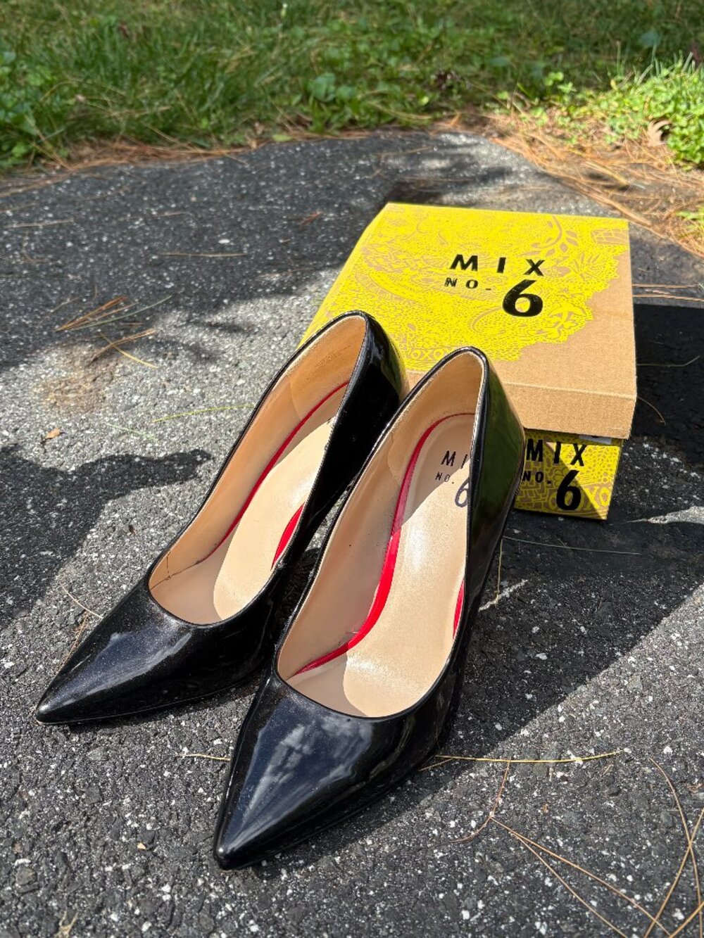 Black patent stillettos by Mix No. 6 women's size 9